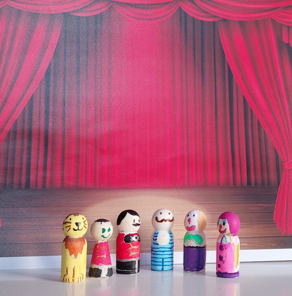 systemisch werk Circus pegdolls